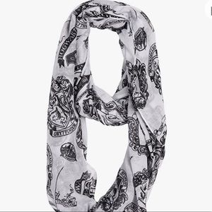 Harry Potter Hogwarts White Infinity Scarf